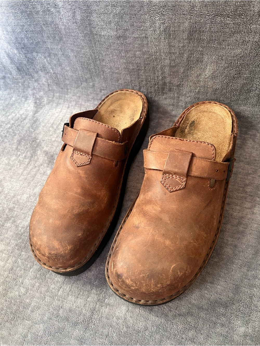 Naot Fiord Clogs Mens EU 45 US 12 Crazy Horse Leather Slip On Mule Buckle Strap - Picture 2 of 16